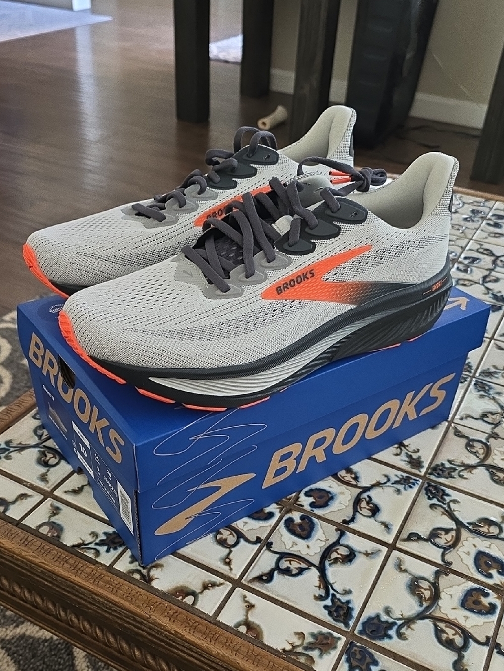 New In Box Brooks Ghost 17 Running Shoes
